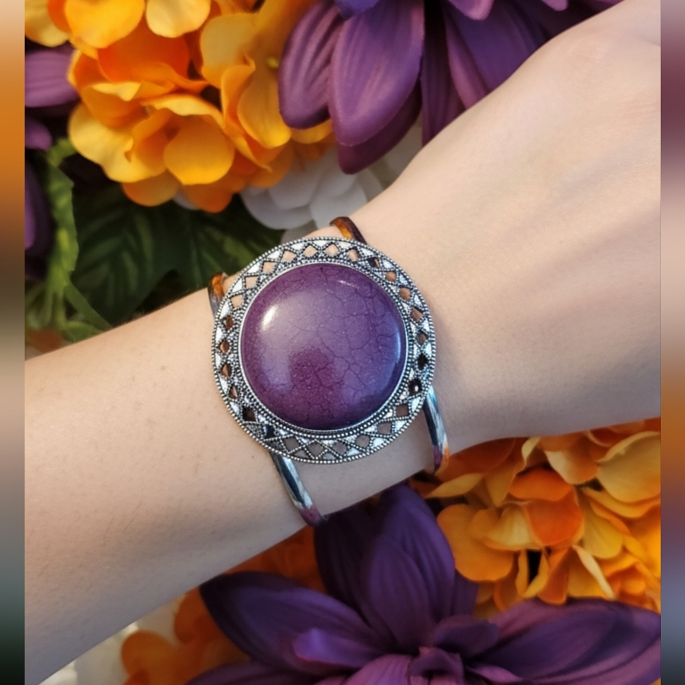 Cuff Bracelet - Picture 1 of 11
